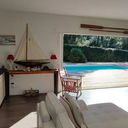 Spacieuse Villa, Ensoleillee, Piscine Chauffee A Le Moulleau Villa Arcachon