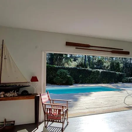 Spacieuse Villa, Ensoleillee, Piscine Chauffee A Le Moulleau