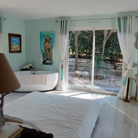Spacieuse Villa, Ensoleillee, Piscine Chauffee A Le Moulleau Arcachon
